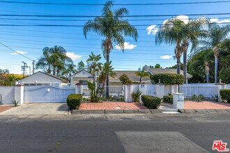 5510 Wilbur Ave in Los Angeles, CA - Building Photo - Building Photo