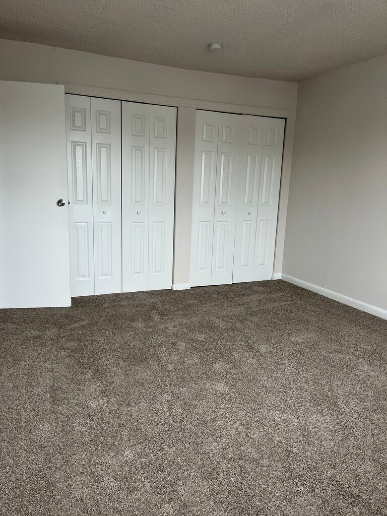 Colonial Point Apartments in FeastervilleTrevose, PA