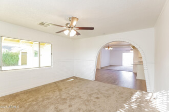 2956 N 50th Dr in Phoenix, AZ - Foto de edificio - Building Photo