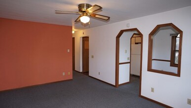 1237 Sunfield St, Unit 3 in Sun Prairie, WI - Foto de edificio - Building Photo