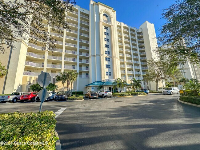 3 Indian River Ave in Titusville, FL - Foto de edificio - Building Photo