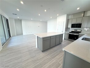 10946 Cilantro Ave in Las Vegas, NV - Building Photo - Building Photo