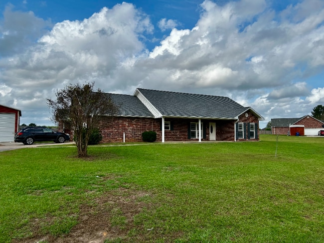 346 Delia Dr in Leesville, LA - Building Photo - Building Photo