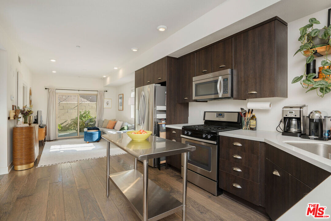 2970 Ripple Pl in Los Angeles, CA - Building Photo