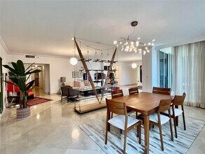 445 Grand Bay Dr in Key Biscayne, FL - Building Photo - Building Photo