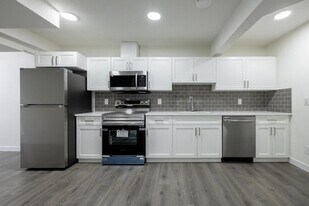 9819-9107 107 Ave in Morinville, AB - Building Photo