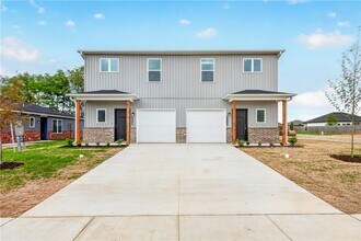 6802 SW Dignity Ave in Bentonville, AR - Building Photo - Building Photo