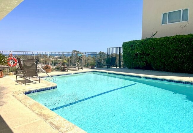 23901 Civic Center Way, Unit # 136 in Malibu, CA - Building Photo - Building Photo