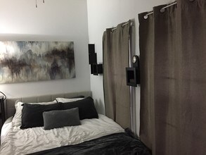 2909 W Dickens Ave, Unit 1 in Chicago, IL - Foto de edificio - Building Photo