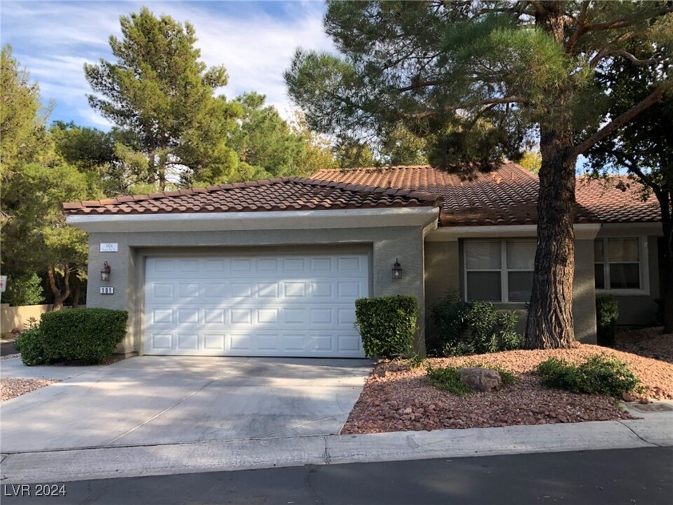 1924 Summer Pine Ct in Las Vegas, NV - Building Photo