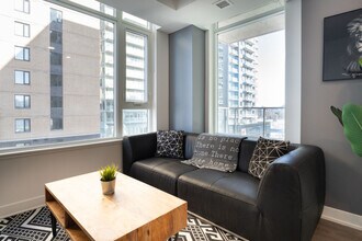 90 Champagne Ave S in Ottawa, ON - Building Photo - Building Photo