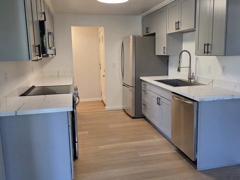 214 Portland Ct SW in Pacific, WA - Building Photo