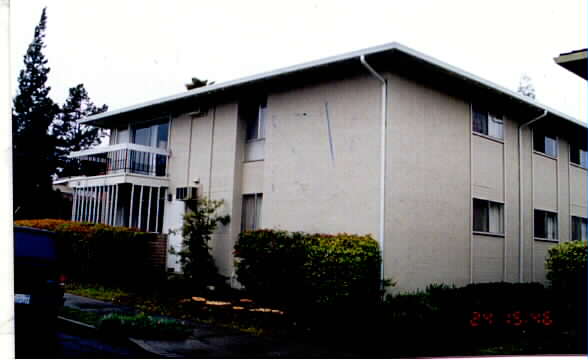 136 Blue Ridge Dr in Martinez, CA - Building Photo - Building Photo