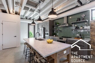 2228 N Kedzie Blvd in Chicago, IL - Building Photo - Building Photo