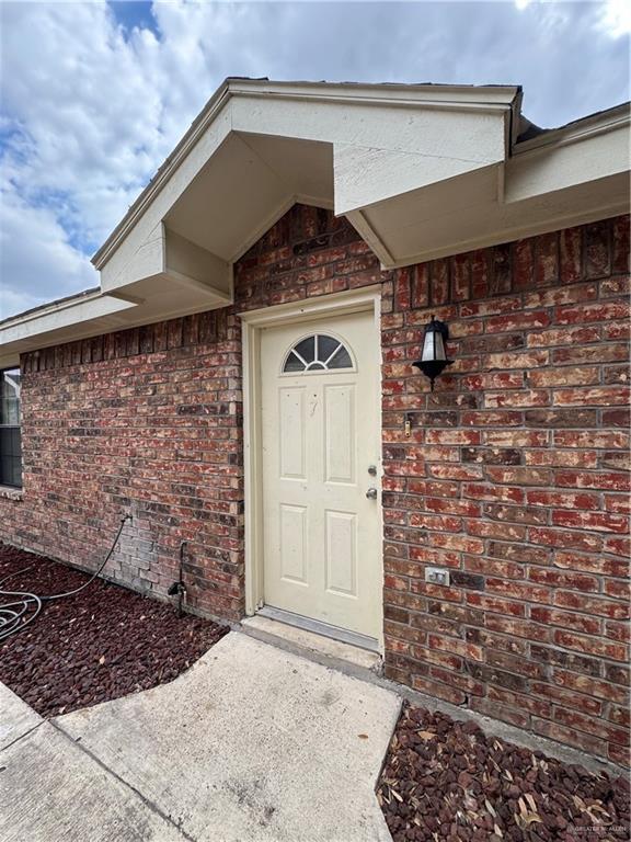 7 Aruba Dr in Edinburg, TX - Building Photo - Building Photo