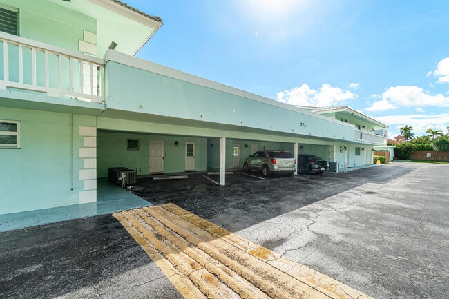 222 N Federal Hwy in Deerfield Beach, FL - Building Photo - Building Photo