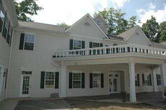 Heritage Square in Guilford, CT - Building Photo - Building Photo