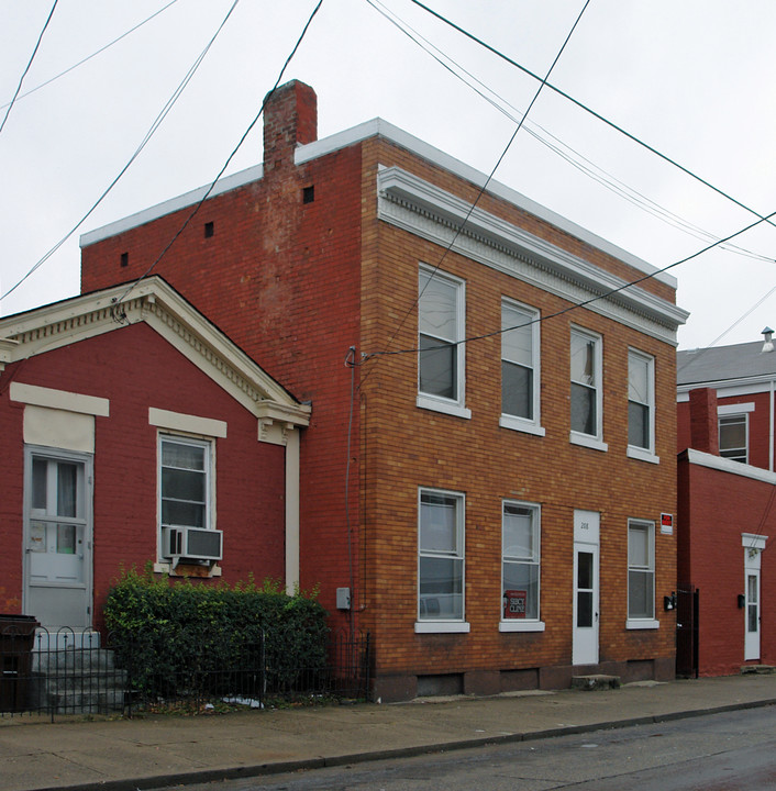 208 E 8th St in Newport, KY - Building Photo