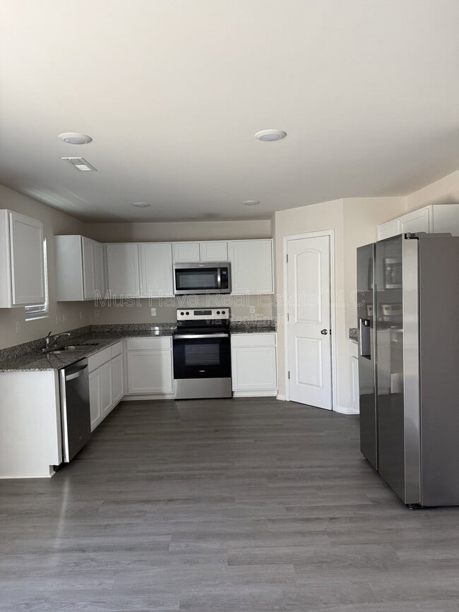 4814 Stone Dr in Conover, NC - Building Photo - Building Photo