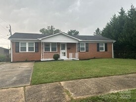 605 E Horah St in Salisbury, NC - Building Photo