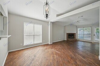 1012 Waterview Dr in Little Elm, TX - Foto de edificio - Building Photo