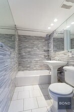 326 E 100th St in New York, NY - Building Photo - Building Photo