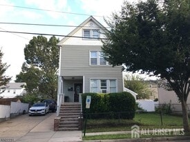 139 Sylvan Ave in Clifton, NJ - Building Photo