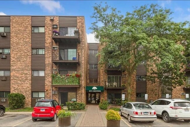 8974 N Western Ave, Unit 314 in Des Plaines, IL - Foto de edificio - Building Photo