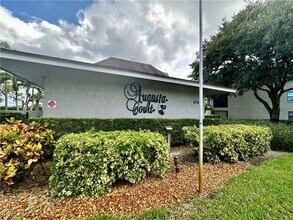 5789 Gage Ln in Naples, FL - Building Photo - Building Photo