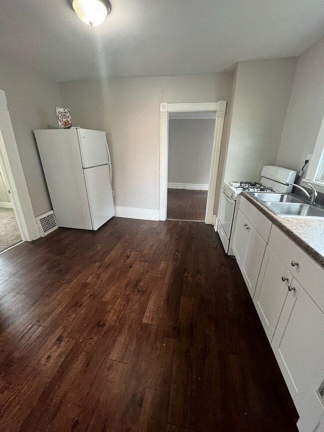 1320 Sanford St in Muskegon, MI - Building Photo - Building Photo