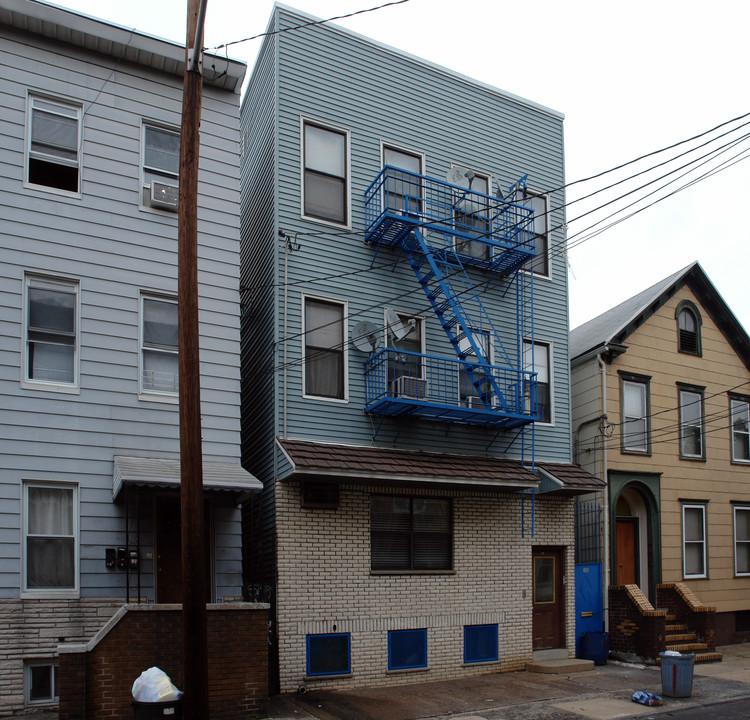 300 Oliver St in Newark, NJ - Foto de edificio