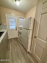 2228 Crescent Rd in Niskayuna, NY - Building Photo - Building Photo