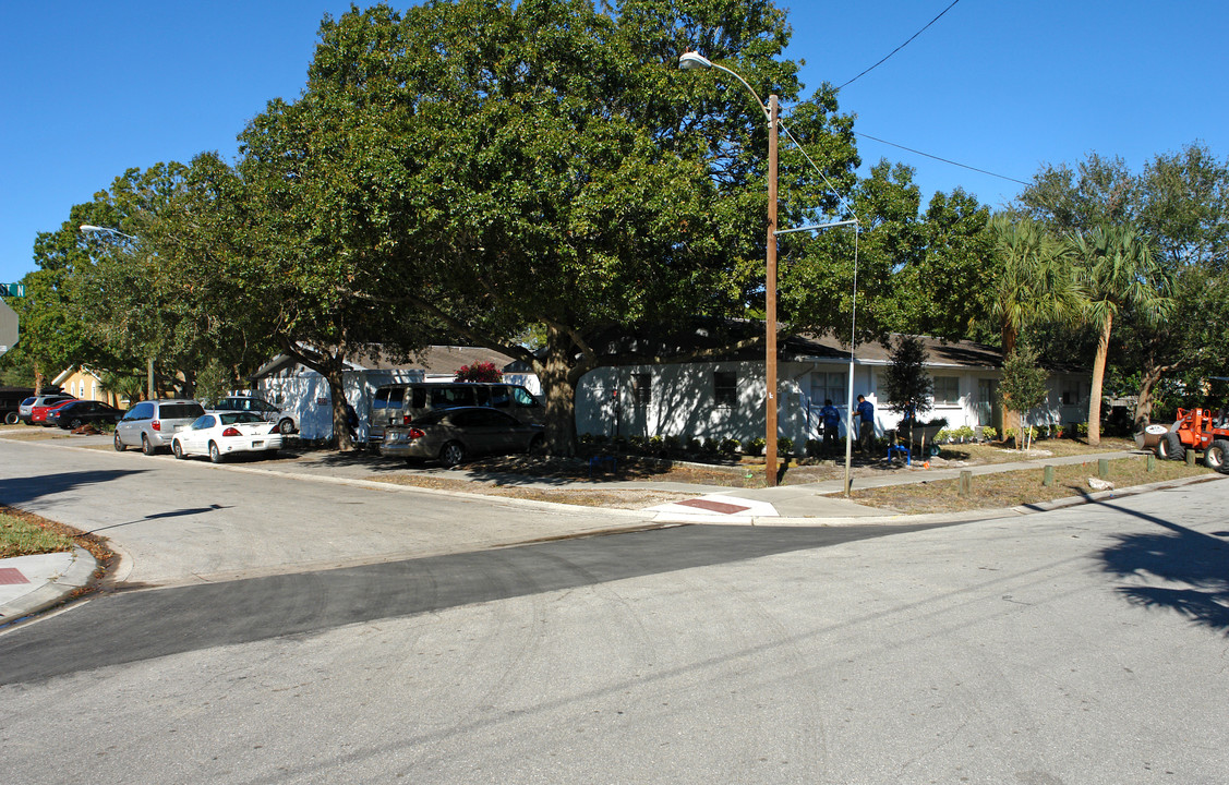 3869 8th Ave N in St. Petersburg, FL - Building Photo