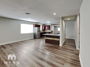 4794 Beadle St in Las Vegas, NV - Building Photo - Building Photo