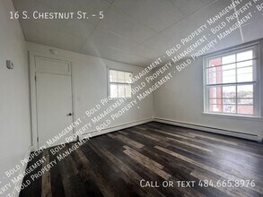 16 S Chestnut St in Palmyra, PA - Building Photo - Building Photo