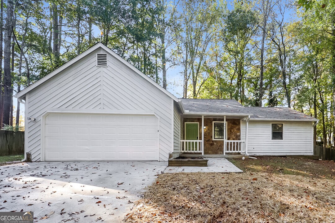 380 Fleming Ct in Jonesboro, GA - Building Photo