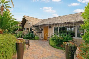 624 Canyon Pl in Solana Beach, CA - Building Photo