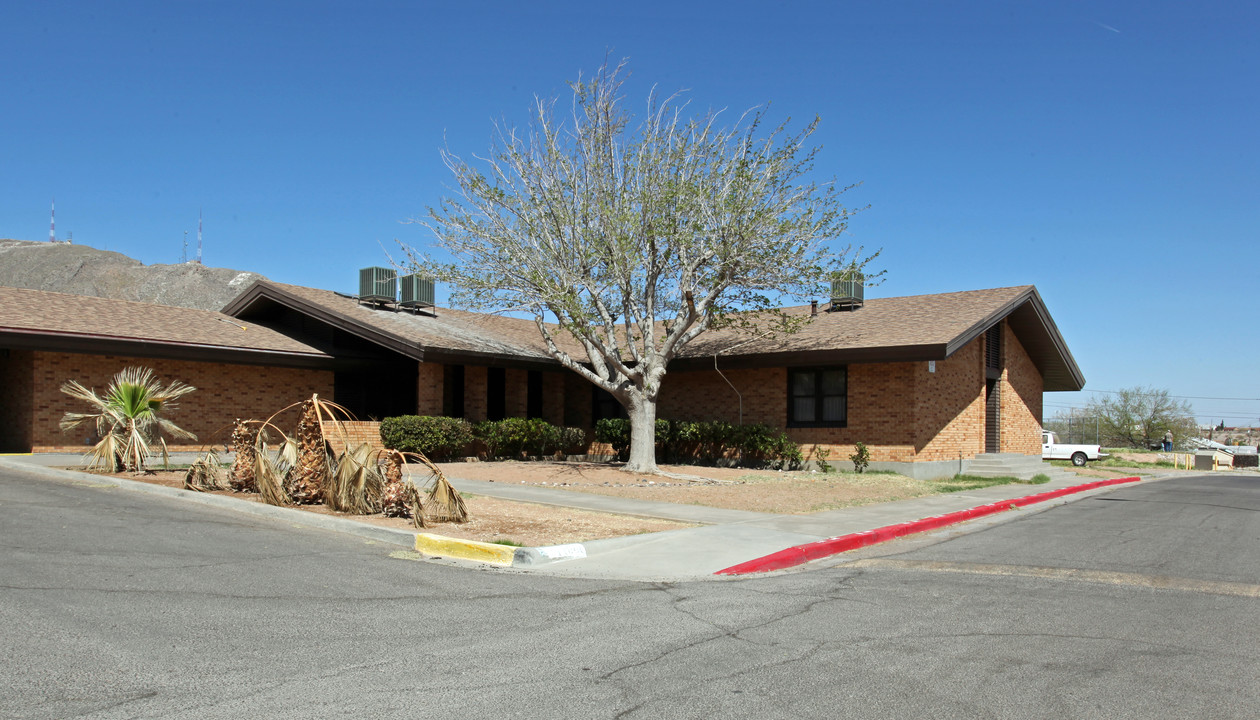 1100 E Cliff Dr in El Paso, TX - Building Photo