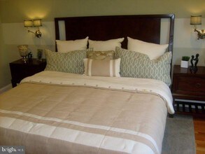 800 Admirals Way-Unit -1801 in Philadelphia, PA - Building Photo - Building Photo