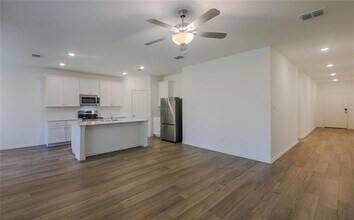 127 Jenkinson Dr in Fate, TX - Building Photo - Building Photo