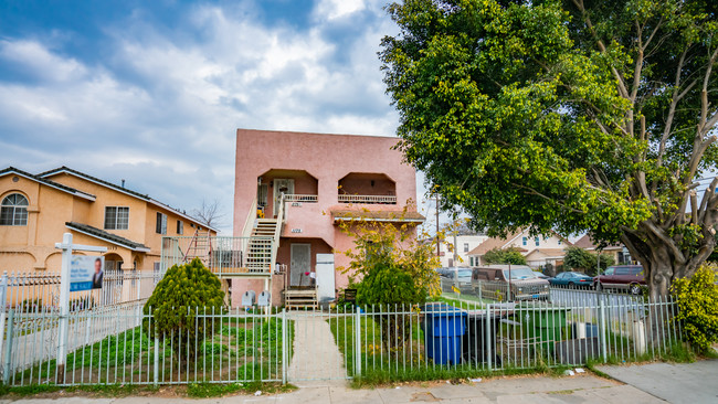 1175 E Adams Blvd in Los Angeles, CA - Building Photo - Building Photo