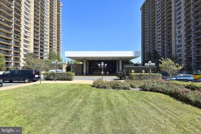 3701 S George Mason Dr in Falls Church, VA - Building Photo - Building Photo