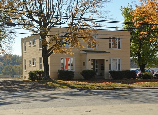 1619 Washington Blvd in Belpre, OH - Foto de edificio - Building Photo