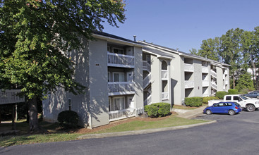 Creekside Apartments in Gaffney, SC - Building Photo - Building Photo