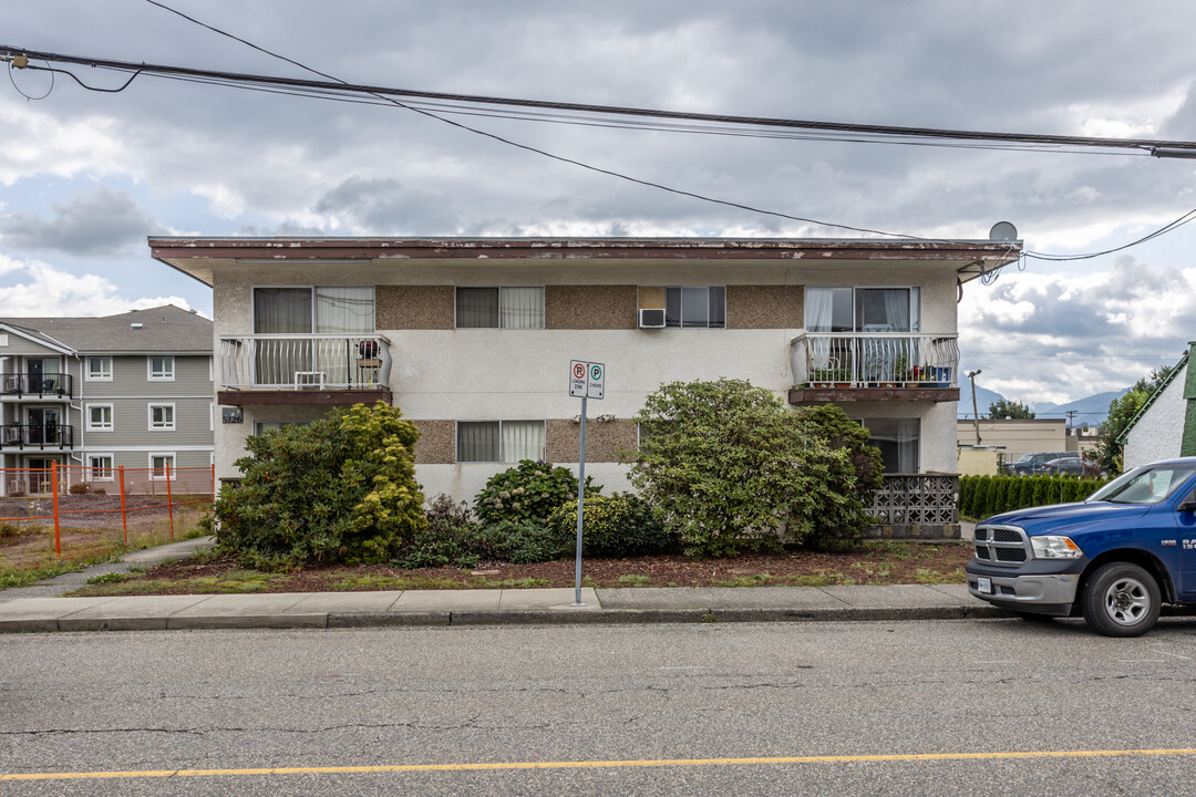 9126 Mary St in Chilliwack, BC - Building Photo