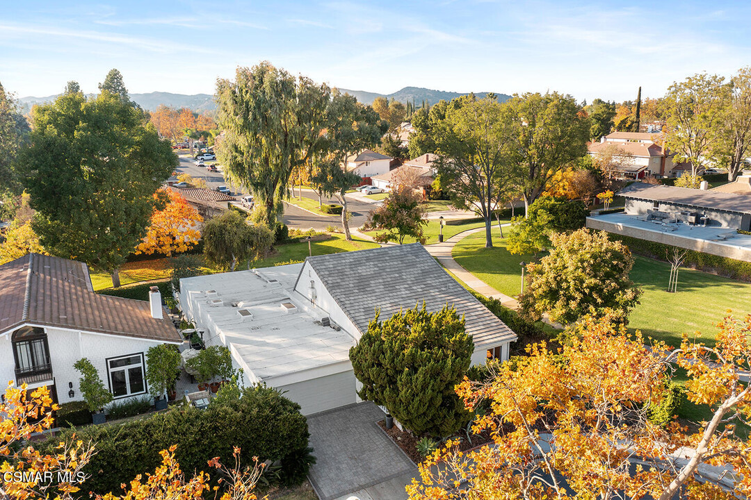 4323 Beaucroft Ct in Westlake Village, CA - Foto de edificio