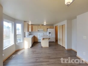 6031 Thornbury Pl SE in Lacey, WA - Building Photo - Building Photo