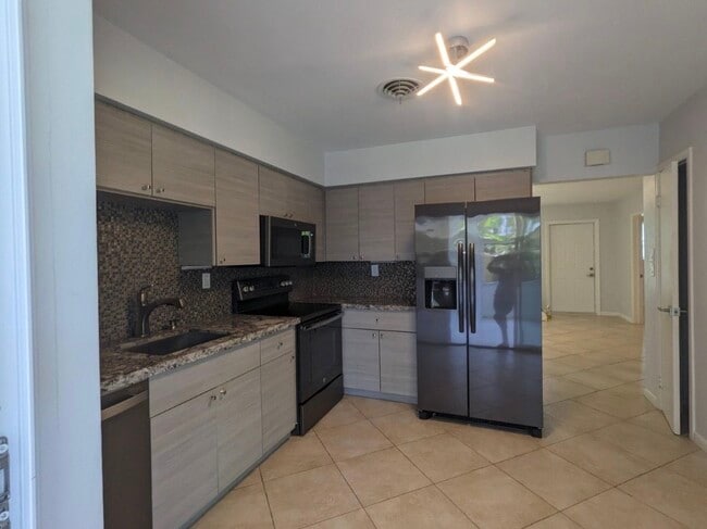 property at 2402 NE 5th Ave