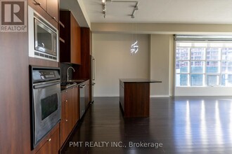 19-519 Brant St in Toronto, ON - Building Photo - Building Photo