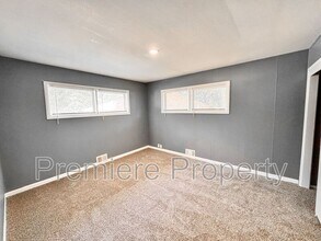 7801 Ruskin Way in Kansas City, MO - Building Photo - Building Photo